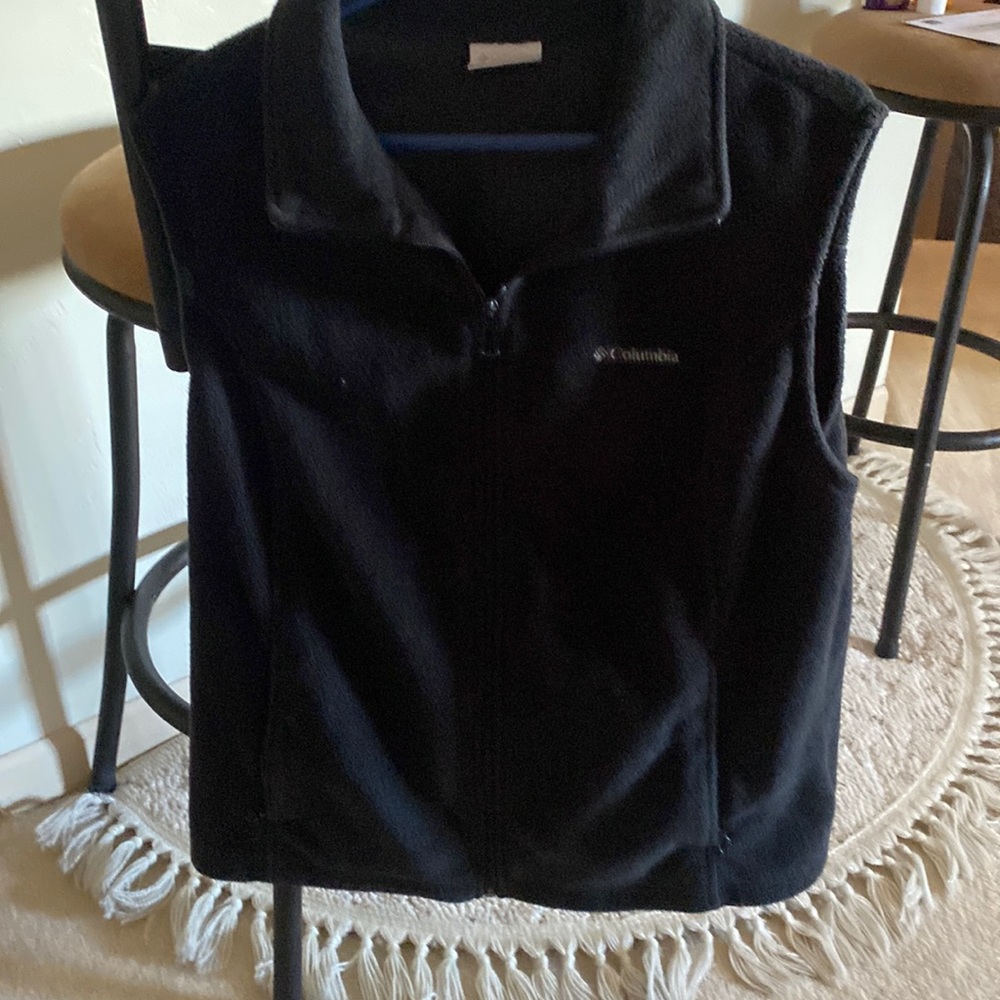 Black size XL Columbia Vest
